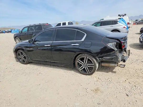 1HGCR2F19HA057805 2017 HONDA ACCORD - Image 2