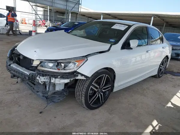 1HGCR2F19HA058985 2017 HONDA ACCORD - Image 2