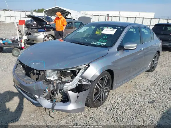 1HGCR2F19HA065791 2017 HONDA ACCORD - Image 2