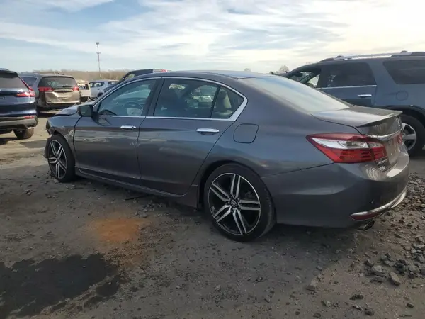 1HGCR2F19HA075155 2017 HONDA ACCORD - Image 2