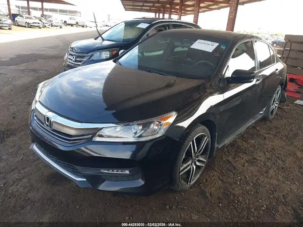 1HGCR2F19HA156849 2017 HONDA ACCORD - Image 2