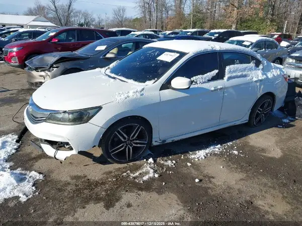 1HGCR2F19HA162988 2017 HONDA ACCORD - Image 2