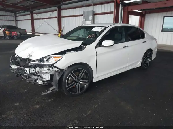 1HGCR2F1XHA000142 2017 HONDA ACCORD - Image 2