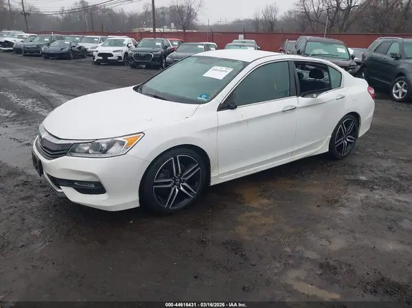 1HGCR2F1XHA006863 2017 HONDA ACCORD - Image 2