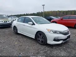 1HGCR2F1XHA009696 2017 HONDA ACCORD