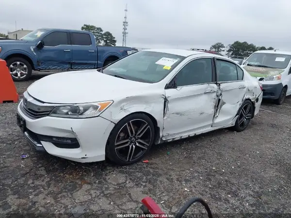 1HGCR2F1XHA009696 2017 HONDA ACCORD - Image 2