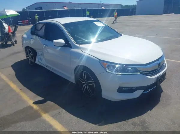 1HGCR2F1XHA010525 2017 HONDA ACCORD - Image 1