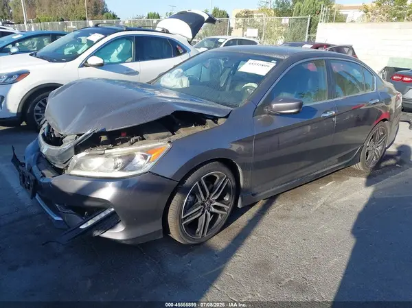 1HGCR2F1XHA011299 2017 HONDA ACCORD - Image 2