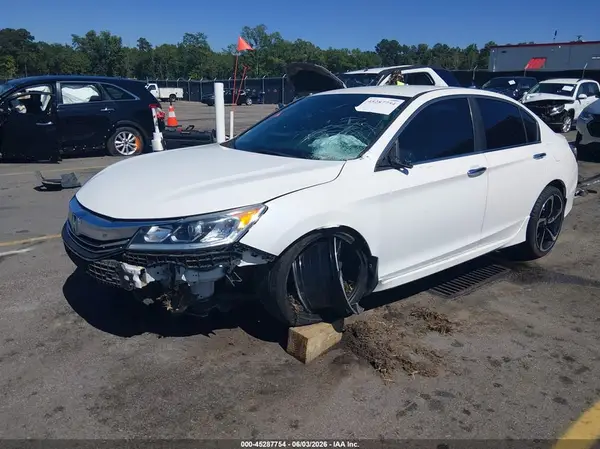 1HGCR2F1XHA011898 2017 HONDA ACCORD - Image 2