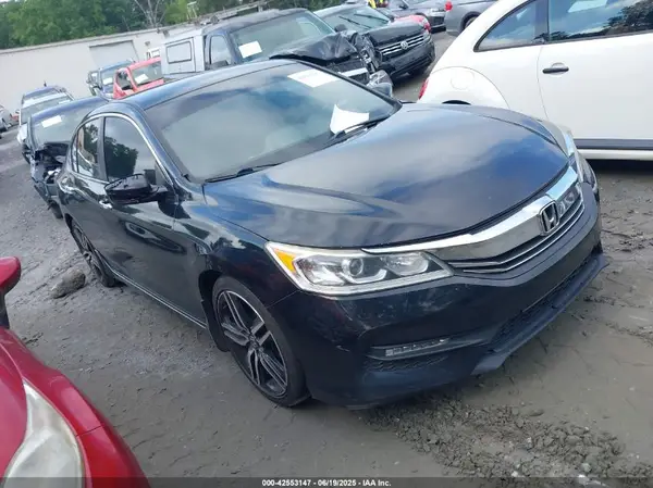 1HGCR2F1XHA027499 2017 HONDA ACCORD - Image 1