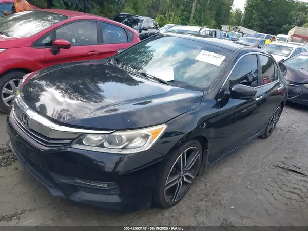 1HGCR2F1XHA027499 2017 HONDA ACCORD - Image 2