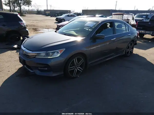 1HGCR2F1XHA033772 2017 HONDA ACCORD - Image 2