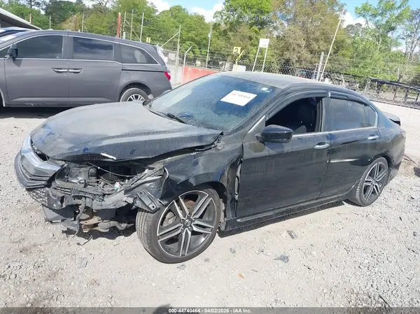1HGCR2F1XHA040124 2017 HONDA ACCORD - Image 2