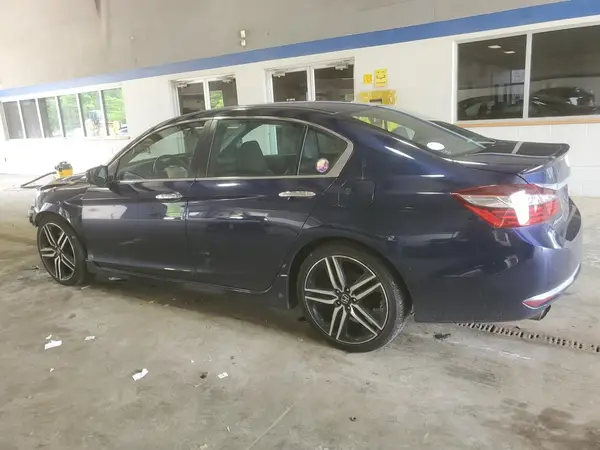 1HGCR2F1XHA042651 2017 HONDA ACCORD - Image 2
