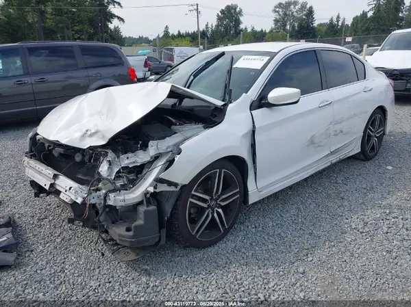 1HGCR2F1XHA060051 2017 HONDA ACCORD - Image 2