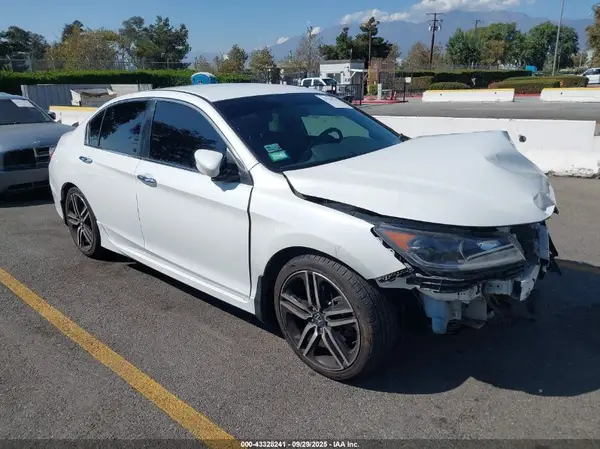 1HGCR2F1XHA062821 2017 HONDA ACCORD - Image 1