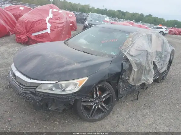 1HGCR2F1XHA065654 2017 HONDA ACCORD - Image 2