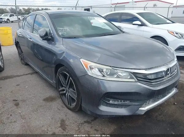 1HGCR2F1XHA069106 2017 HONDA ACCORD - Image 1