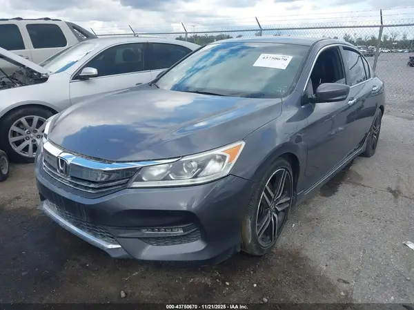 1HGCR2F1XHA069106 2017 HONDA ACCORD - Image 2