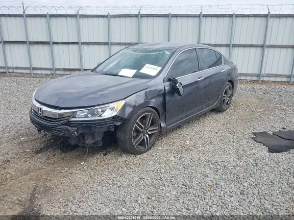 1HGCR2F1XHA075066 2017 HONDA ACCORD - Image 2
