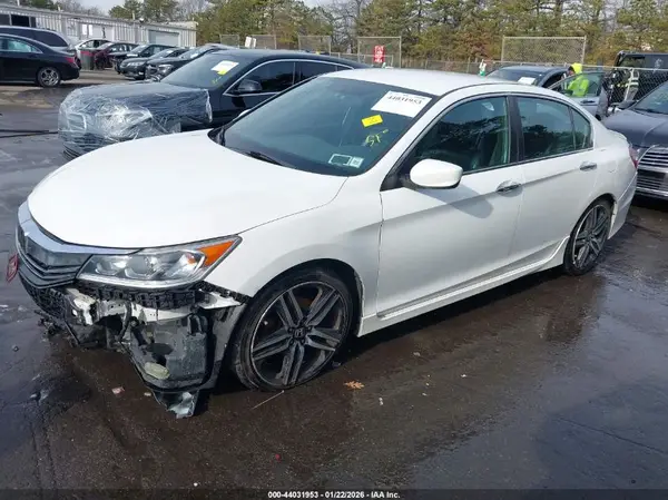 1HGCR2F1XHA103724 2017 HONDA ACCORD - Image 2