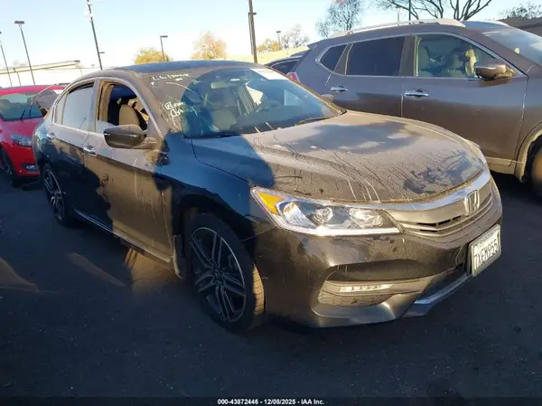 1HGCR2F1XHA111371 2017 HONDA ACCORD - Image 1