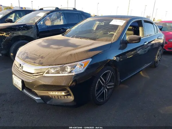 1HGCR2F1XHA111371 2017 HONDA ACCORD - Image 2