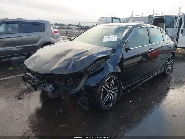 1HGCR2F1XHA114500 2017 HONDA ACCORD - Image 2