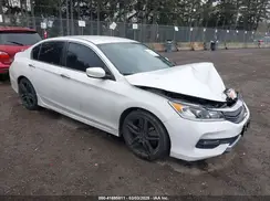 1HGCR2F1XHA118644 2017 HONDA ACCORD