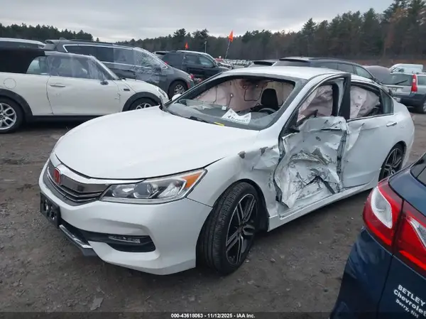 1HGCR2F1XHA142832 2017 HONDA ACCORD - Image 2