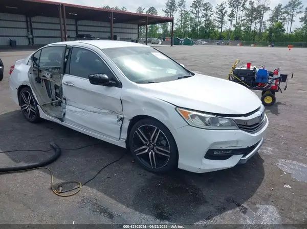 1HGCR2F1XHA144354 2017 HONDA ACCORD - Image 1