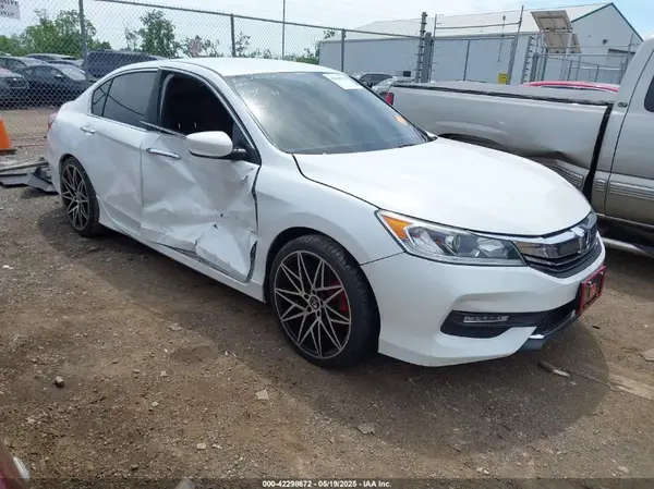 1HGCR2F1XHA159484 2017 HONDA ACCORD - Image 1