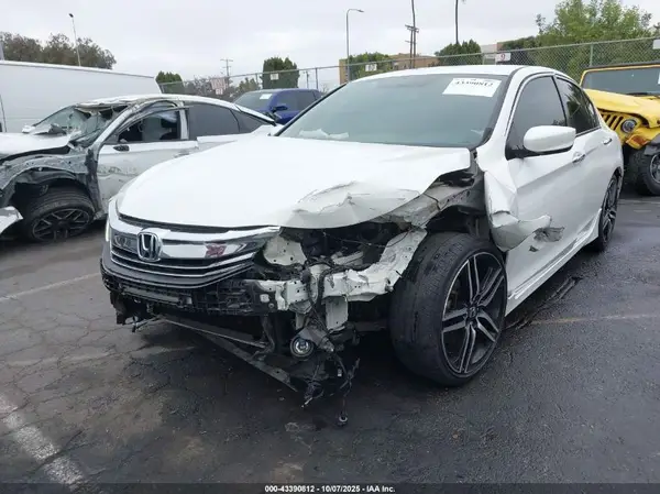 1HGCR2F1XHA162563 2017 HONDA ACCORD - Image 2