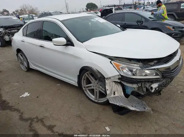 1HGCR2F1XHA162630 2017 HONDA ACCORD - Image 1