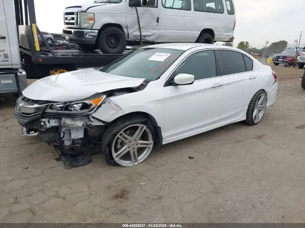 1HGCR2F1XHA162630 2017 HONDA ACCORD - Image 2