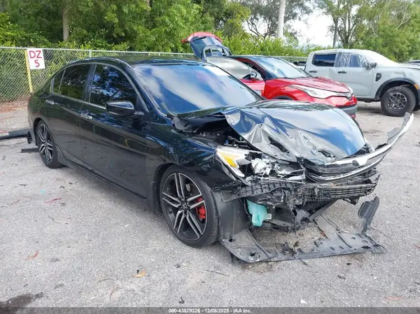 1HGCR2F1XHA166709 2017 HONDA ACCORD - Image 1