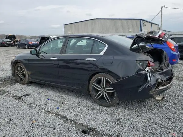 1HGCR2F1XHA168797 2017 HONDA ACCORD - Image 2