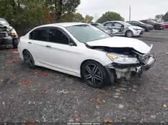 1HGCR2F1XHA215889 2017 HONDA ACCORD