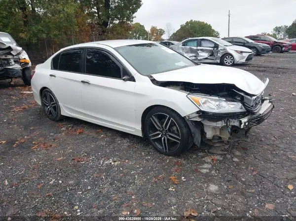 1HGCR2F1XHA215889 2017 HONDA ACCORD - Image 1