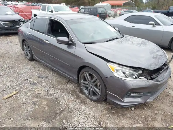 1HGCR2F1XHA243899 2017 HONDA ACCORD - Image 1