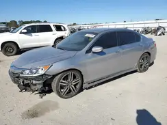 1HGCR2F1XHA258578 2017 HONDA ACCORD
