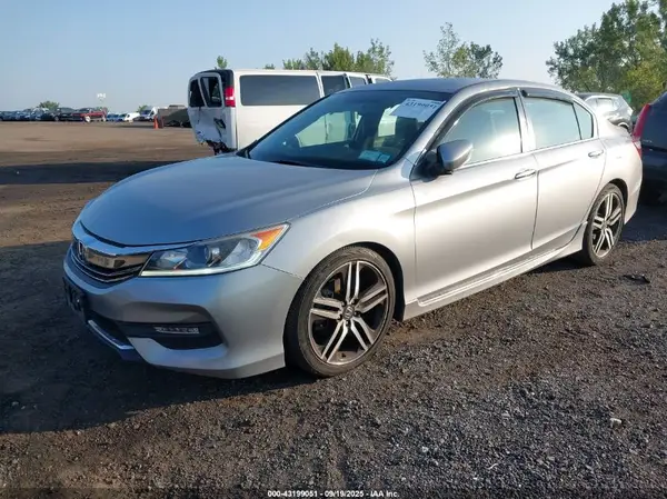 1HGCR2F1XHA265109 2017 HONDA ACCORD - Image 2