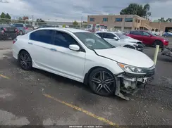 1HGCR2F1XHA282105 2017 HONDA ACCORD