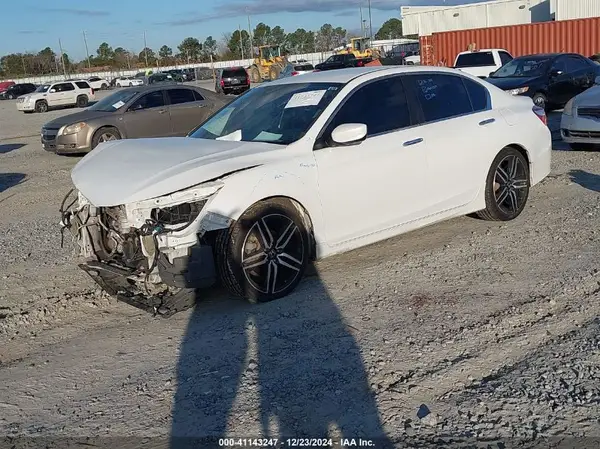 1HGCR2F1XHA300134 2017 HONDA ACCORD - Image 2