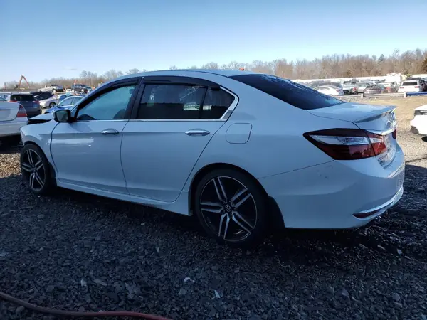 1HGCR2F1XHA300263 2017 HONDA ACCORD - Image 2