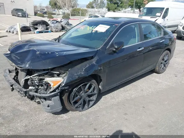 1HGCR2F30GA047065 2016 HONDA ACCORD - Image 2