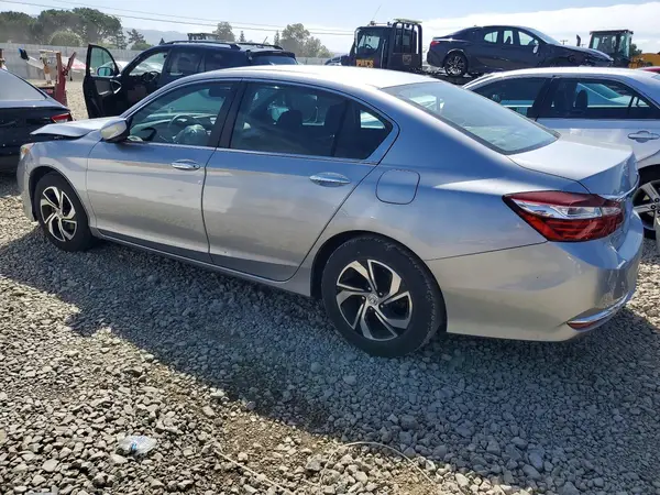 1HGCR2F30HA011930 2017 HONDA ACCORD - Image 2