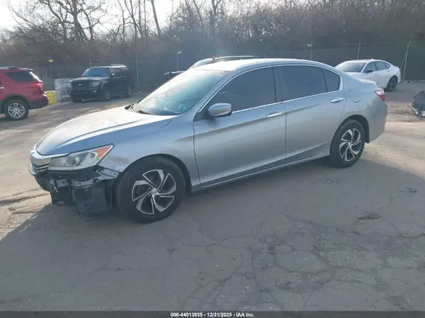 1HGCR2F30HA055958 2017 HONDA ACCORD - Image 2