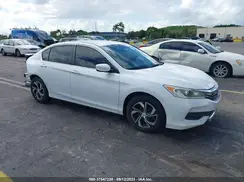 1HGCR2F30HA068208 2017 HONDA ACCORD