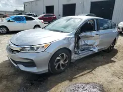 1HGCR2F30HA105824 2017 HONDA ACCORD